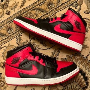 Jordan 1 mid banned